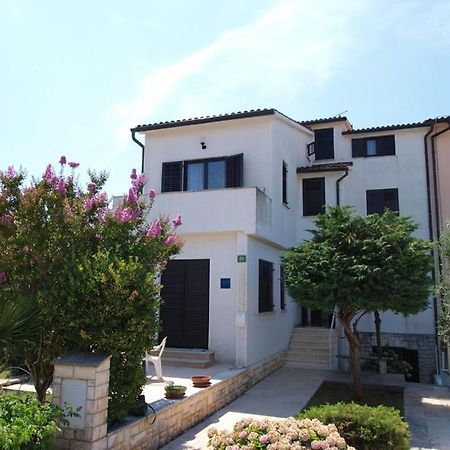 Apartments Puntizela 727 Pola Esterno foto