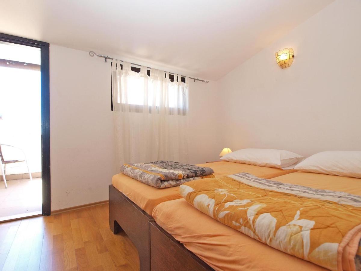 Apartments Puntizela 727 Pola Esterno foto