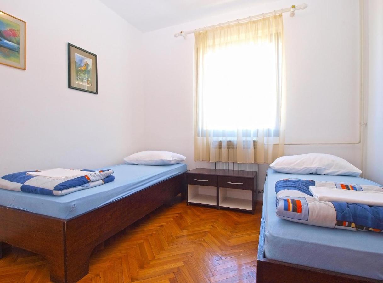 Apartments Puntizela 727 Pola Esterno foto