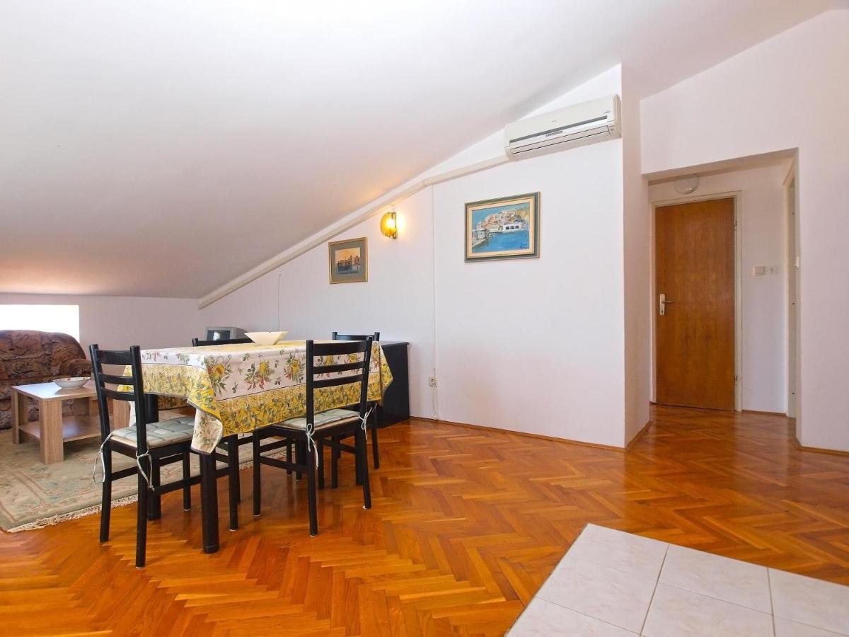 Apartments Puntizela 727 Pola Esterno foto