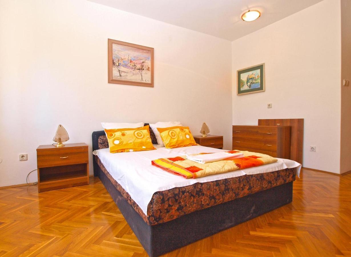 Apartments Puntizela 727 Pola Esterno foto