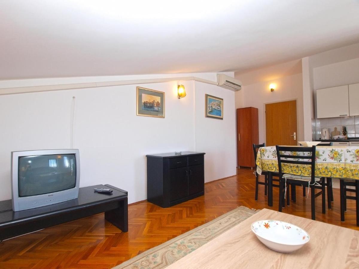 Apartments Puntizela 727 Pola Esterno foto