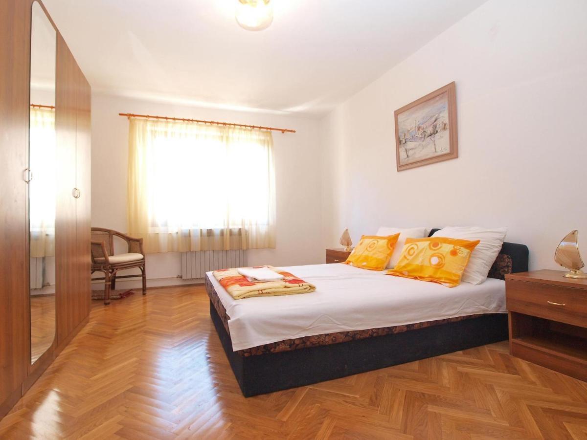 Apartments Puntizela 727 Pola Esterno foto