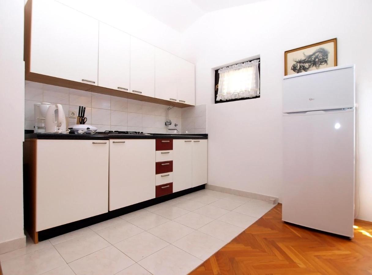 Apartments Puntizela 727 Pola Esterno foto