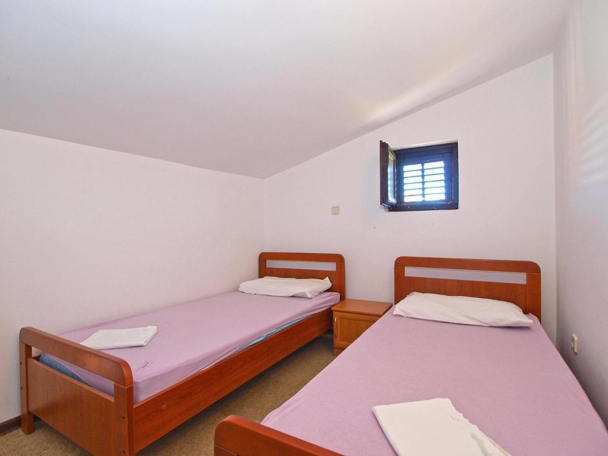 Apartments Puntizela 727 Pola Esterno foto