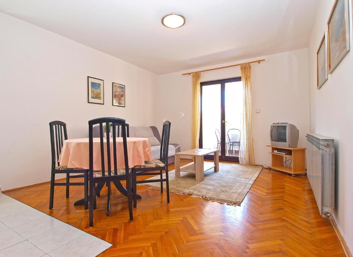Apartments Puntizela 727 Pola Esterno foto