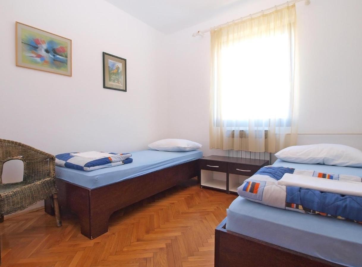 Apartments Puntizela 727 Pola Esterno foto