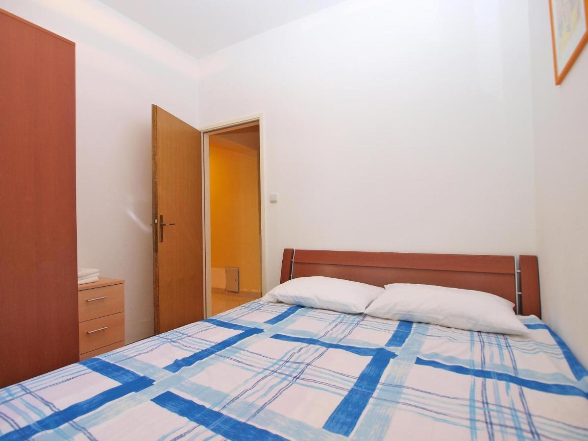 Apartments Puntizela 727 Pola Esterno foto