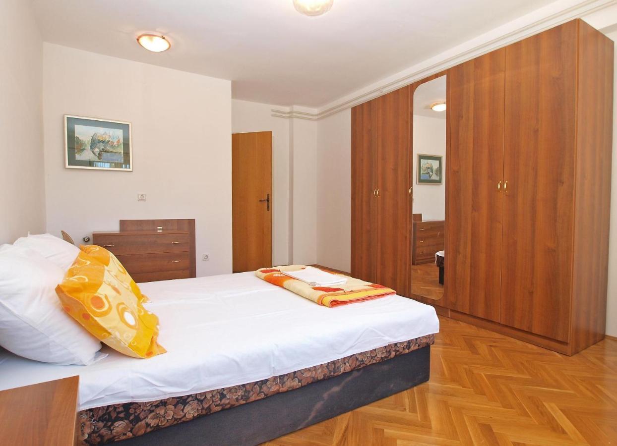 Apartments Puntizela 727 Pola Esterno foto